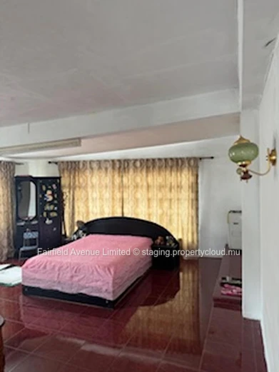 "Prime Commercial Space in Petit Verger, Moka - 300m², Mountain Views, Parking, Close to Amenities - Priced at Rs 15M"