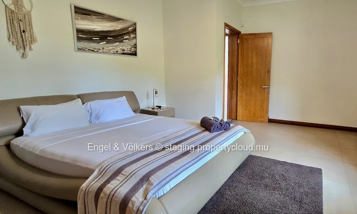 Exceptional 4-Bedroom Villa on a large Landscaped Garden