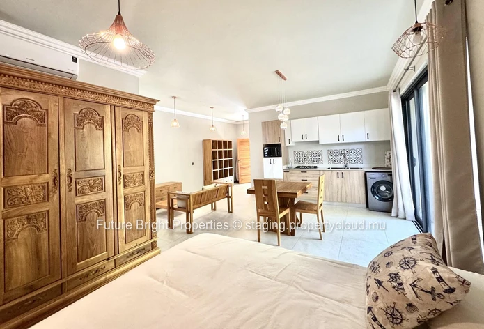 A Sanctuary of Serenity in the Heart of an Enchanting Domaine: An Elegant Haven Embracing Authentic Nature