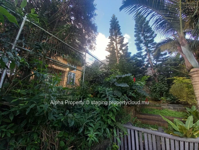 House of 350 m2 with River & Mountain Views for sale at Rs 30M