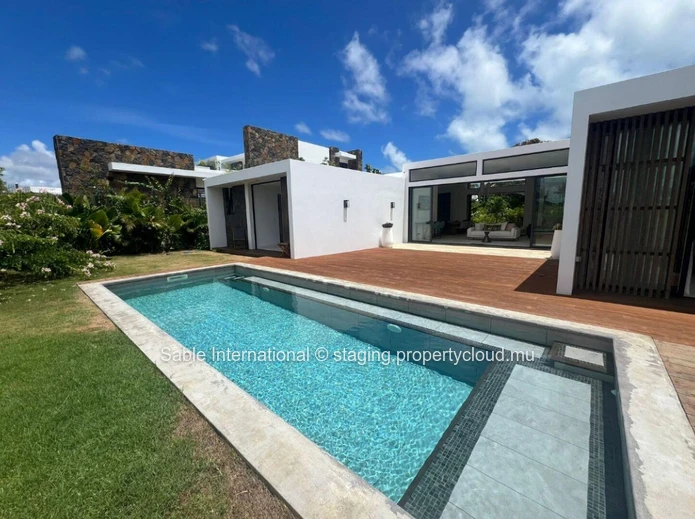 Luxurious RES Villa in Roches Noires with Private Pool, Sea View, and Tennis Court 