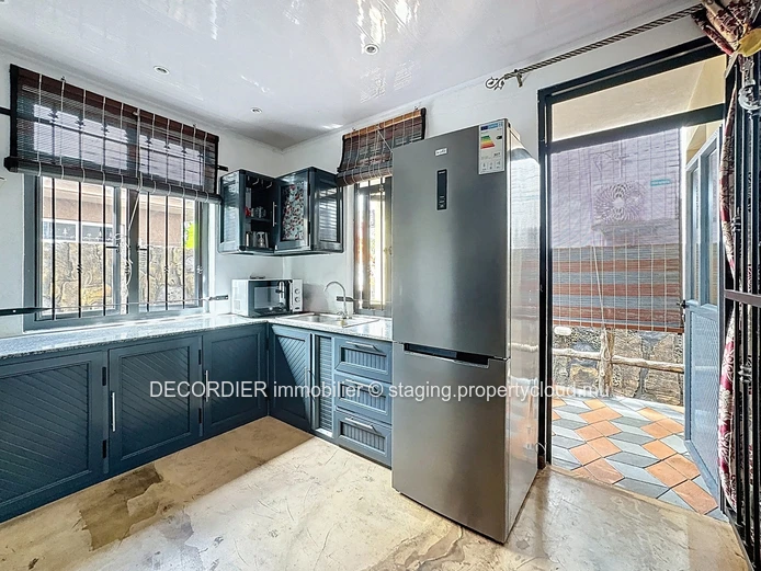 Spacious Contemporary House with Three Bedrooms