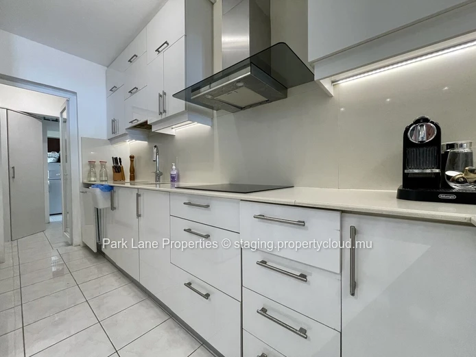 À vendre : Duplex avec piscine privée à Bain Boeuf