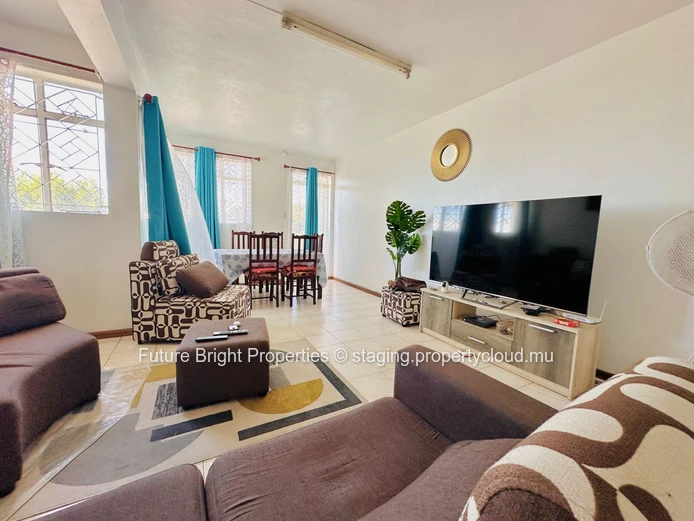 Opportunity Not to Be Missed: Modern Apartment in Roches Brunes