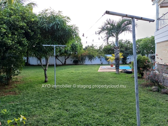 Exceptional offer - Beautiful 4 bedrooms house with garden and pool in Pereybere