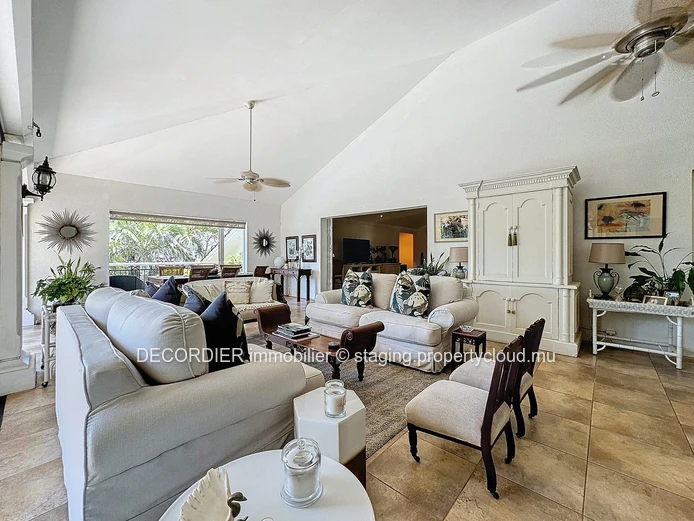 Magnificent two-storey villa located in a residence - Accessible to foreigners