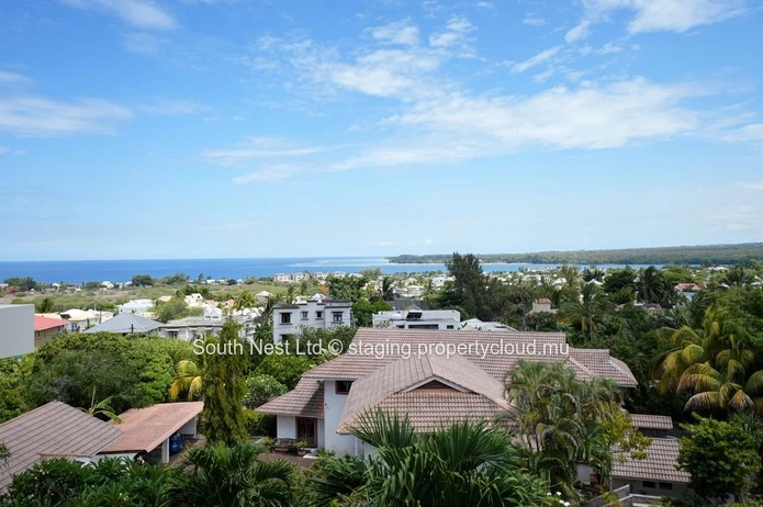 Nice furnished duplex apartment with 3 en-suite bedrooms