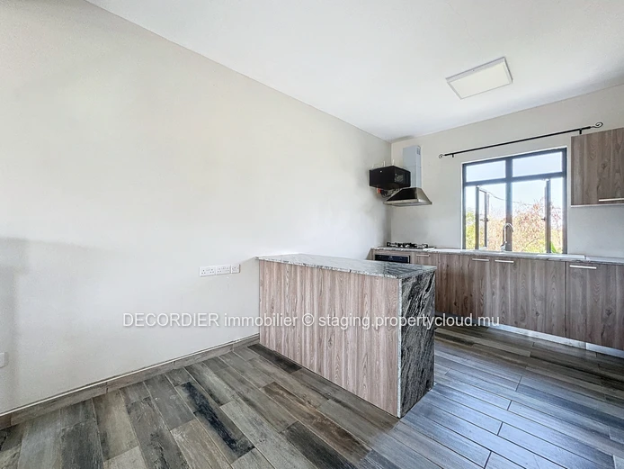 140 m² house with swimming pool