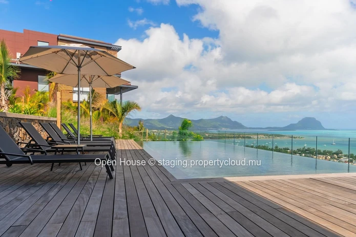 Villa PDS à vendre à Rivière Noire, Tamarin, 677m² habitables, terrain 1.291m², 5 chambres, piscine privée, options w...