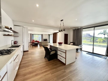 4 Bedroom Villa