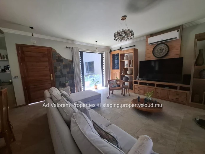 House for sale in Black River-A Haven of Peace.
