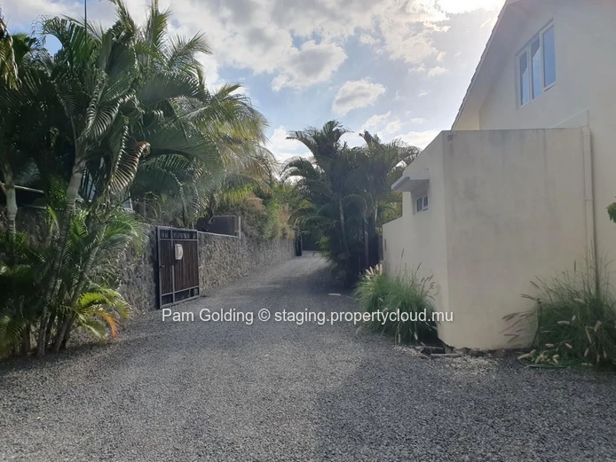  Villa in a Prime Black River Location