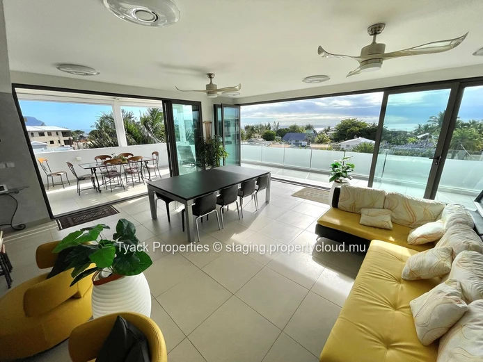 Luxury R+2 Penthouse with Panoramic Lagoon & Mountain Views – Rivière Noire