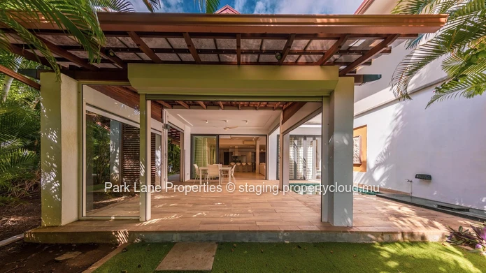 Live the Marina Lifestyle – 3-Bedroom Townhouse with Plunge Pool & Private Mooring