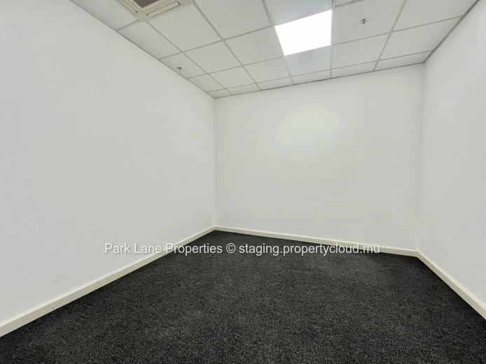 Modern 366 m² office space  in Ebene Cybercity – Prime business location