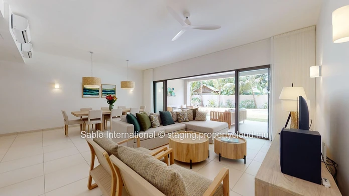 Luxury G+2 Apartment with Communal Pool in Péreybère, 143m² Living Space, Sea Access, Close to Amenities 