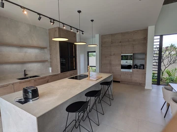 5 Bedroom Villa