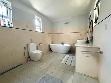 4 Bedroom Villa