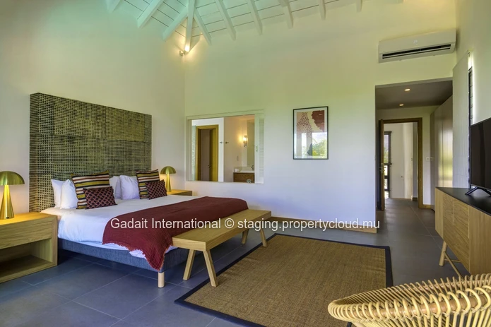 Mythic Suite & Villas 13 : property 1001m², swimming pool, garden - Grand Gaube, Mauritius