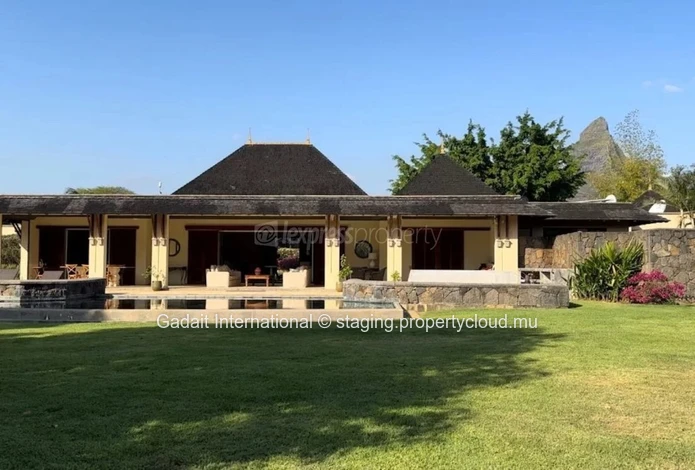 Exceptional Golf House for Sale