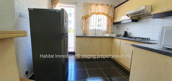 To rent - Magnificent furnished and equipped apartment of 105 m2 in Flic-en-Flac of a 24/7 secure residence within 1 ...