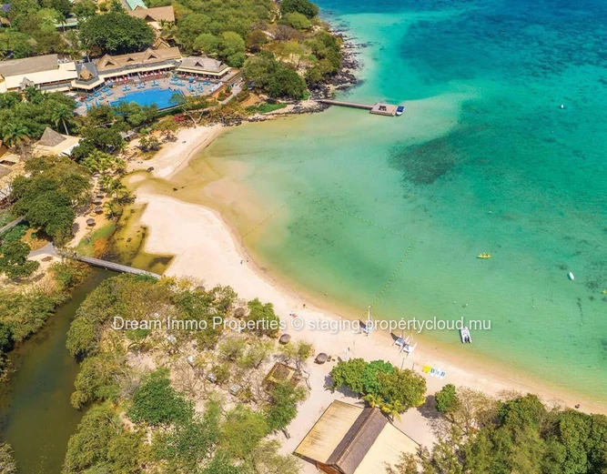 200M From The Sea! Amazing 3-Bedroom Villa With Beautiful Sea View Over Albion – Mauritius