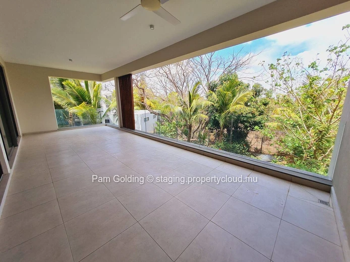 Appartement PDS à vendre à Grand Baie, 197m², 2 chambres, piscine privée, climatisé, vue sur mer et montagne, sécurit... (Mandat exclusif)