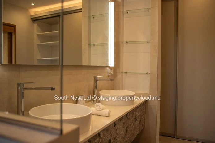 Exclusive designer villa with 5 bedrooms and breathtaking mountain views 