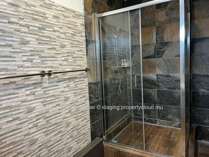 2-Bedroom En-Suite Apartment - Secure Residential Complex, Close to Mon Choisy Beach