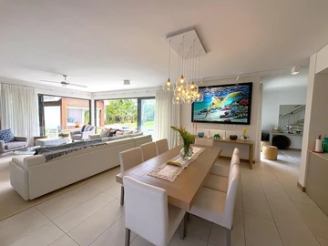 4 Bedroom Villa