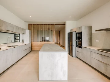 4 Bedroom Apartment