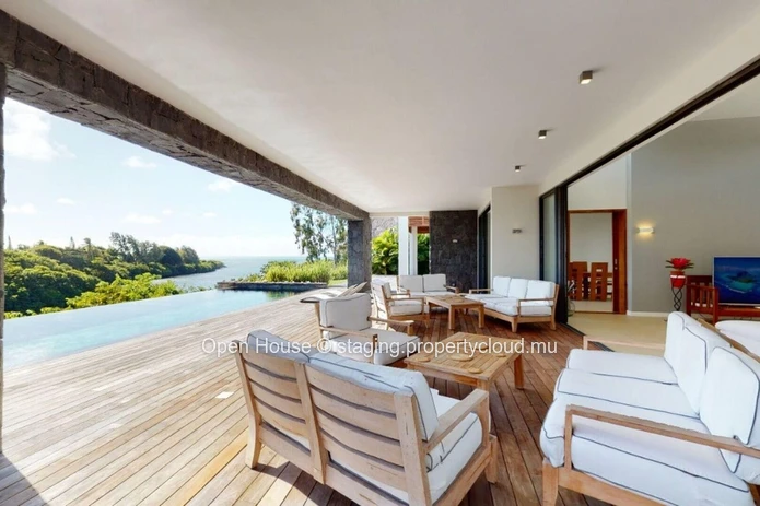 Luxury Villa, Ocean Front, Golf, 4 bedrooms, 4 bathrooms, swimming pool. Accessible at foreigners.