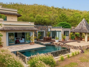 5 Bedroom Villa