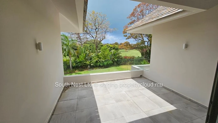 Modern 4-bedroom villa 