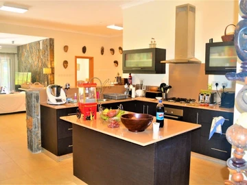 4 Bedroom Villa