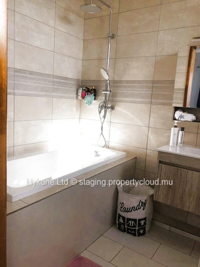  Appartement(R+3) À Vendre À Flic En Flac