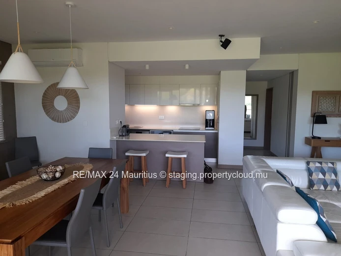 Exquisite 2-Bedroom Apartment with Golf Course Views