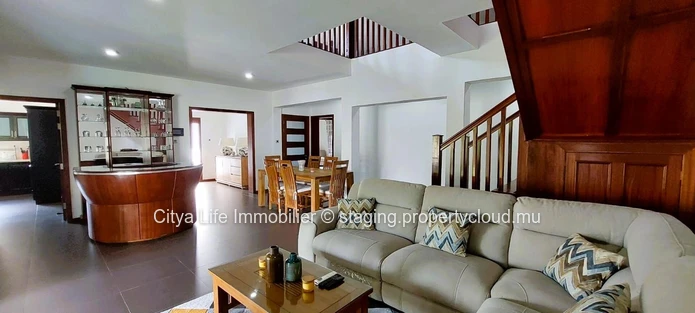 Élégante Maison de 3 Chambres à Vendre dans une residence privée et calme à Tamarin.