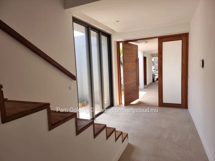Nouvelle maison de ville de luxe de 3 chambres à louer sur la côte ouest. (Mandat exclusif)