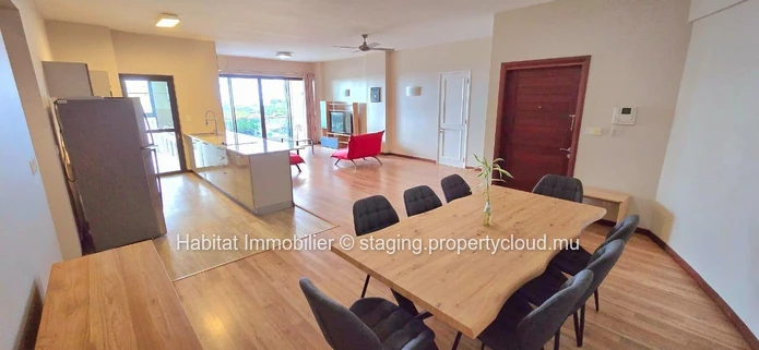 Bel appartement meublé et équippé de 135 m² situé à Vandermeersch, Rose-Hill