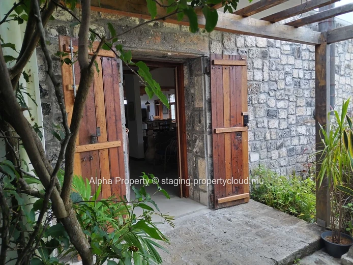 Elegant house to let at Verdun