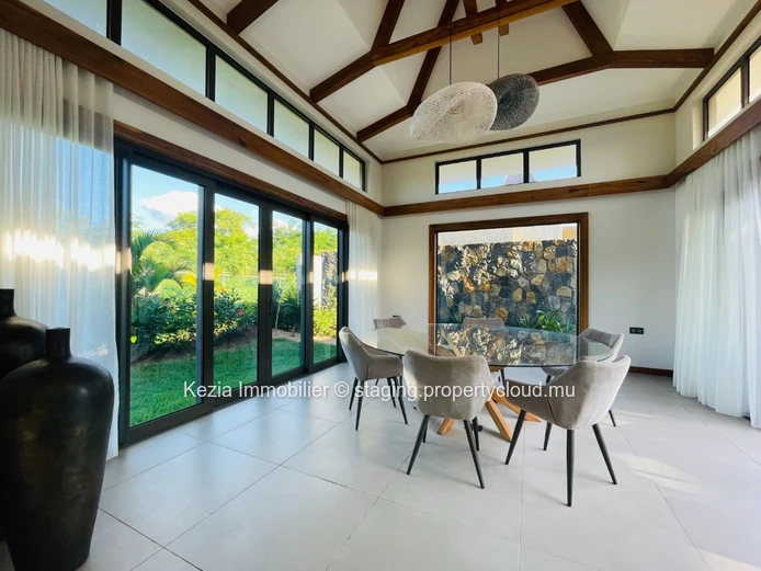 Balinese-Style Single-Storey Contemporary Villa