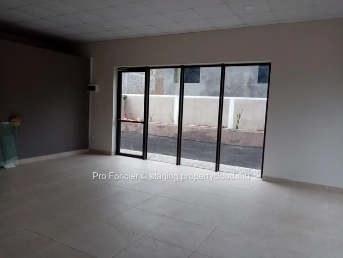 Offices for rent in Riviere Noire - Ideally situated! 