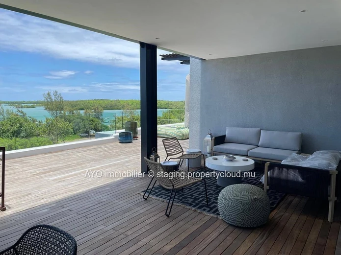 Penthouse de haut standing avec une vue époustouflante sur les eaux turquoises