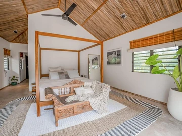 6 Bedroom House