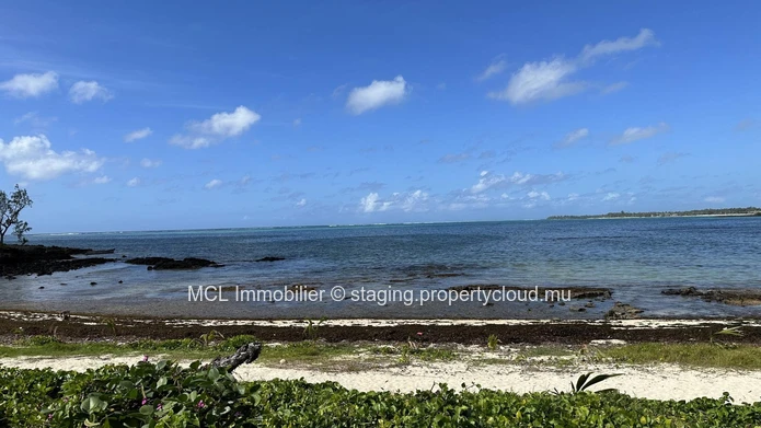Residential Land of 733 m2 in Poste Lafayette