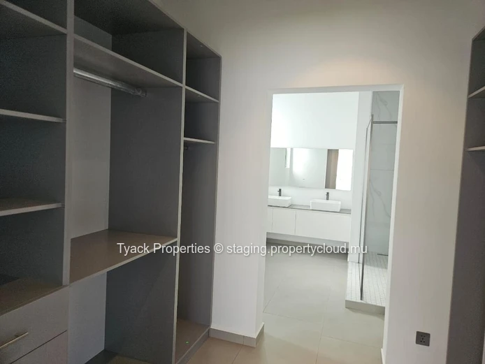 Contemporary Ground-Floor Apartment in Péreybère with Pool Acces