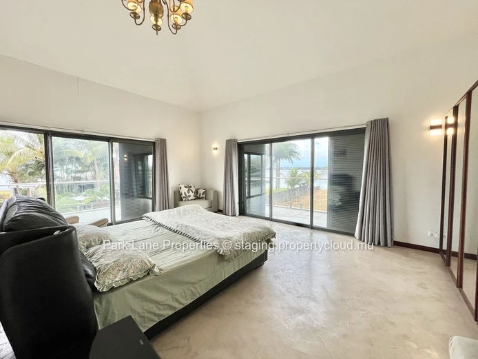 Modern 450 m² Home for Sale in Coral Residence, Vieux Grand Port