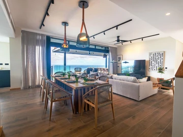 5 Bedroom Villa