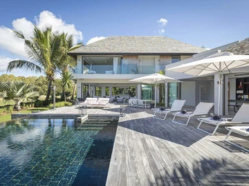 5 Bedroom Villa
